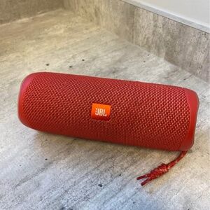 JBL Flip 5 Bluetooth Speaker